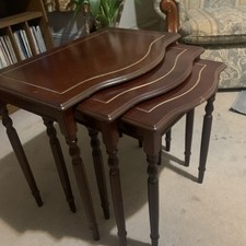 STYLISH NEST OF 3 TABLES with
