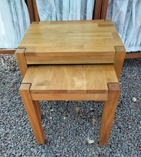 Oak nest of 2 tables